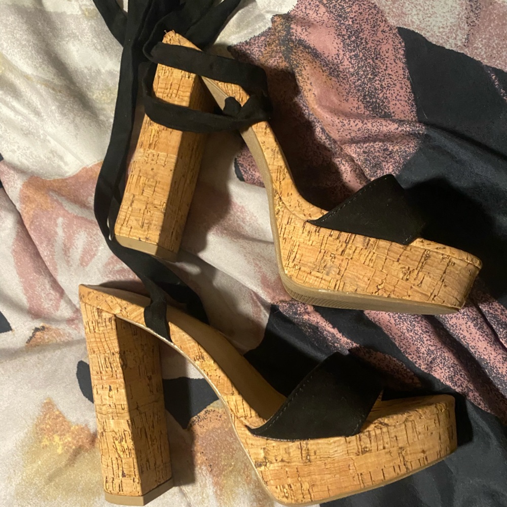 Brand new lace up cork heals !